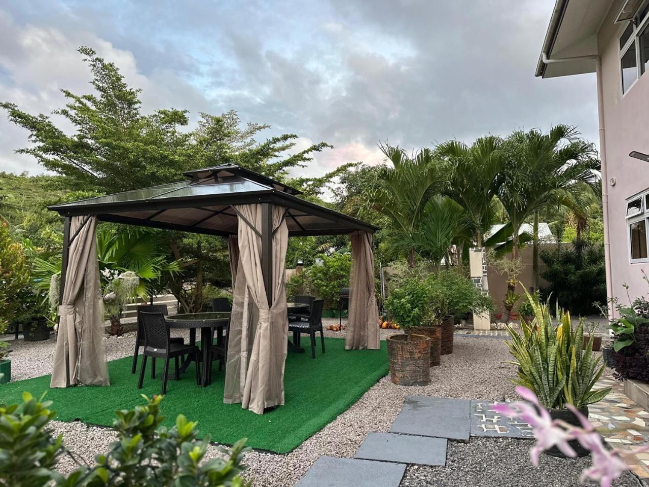 Mokara Holiday Apartment Anse Royale Dış mekan fotoğraf